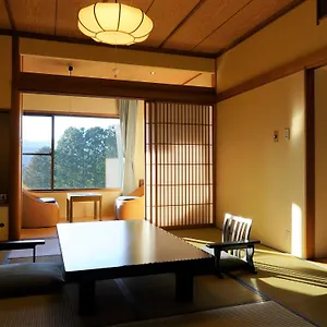Yoshimatsu 4*, Hakone Japón