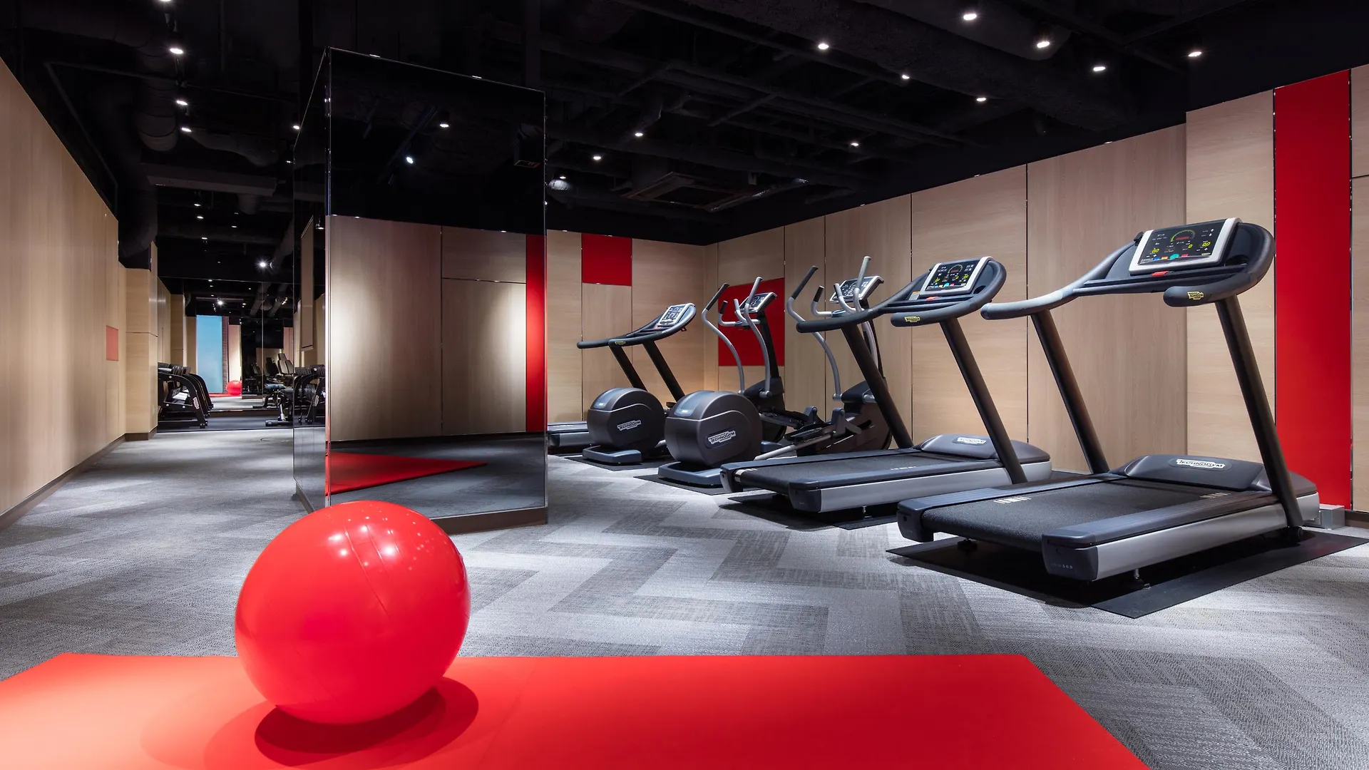 Отель Courtyard By Marriott Shin-Osaka Station