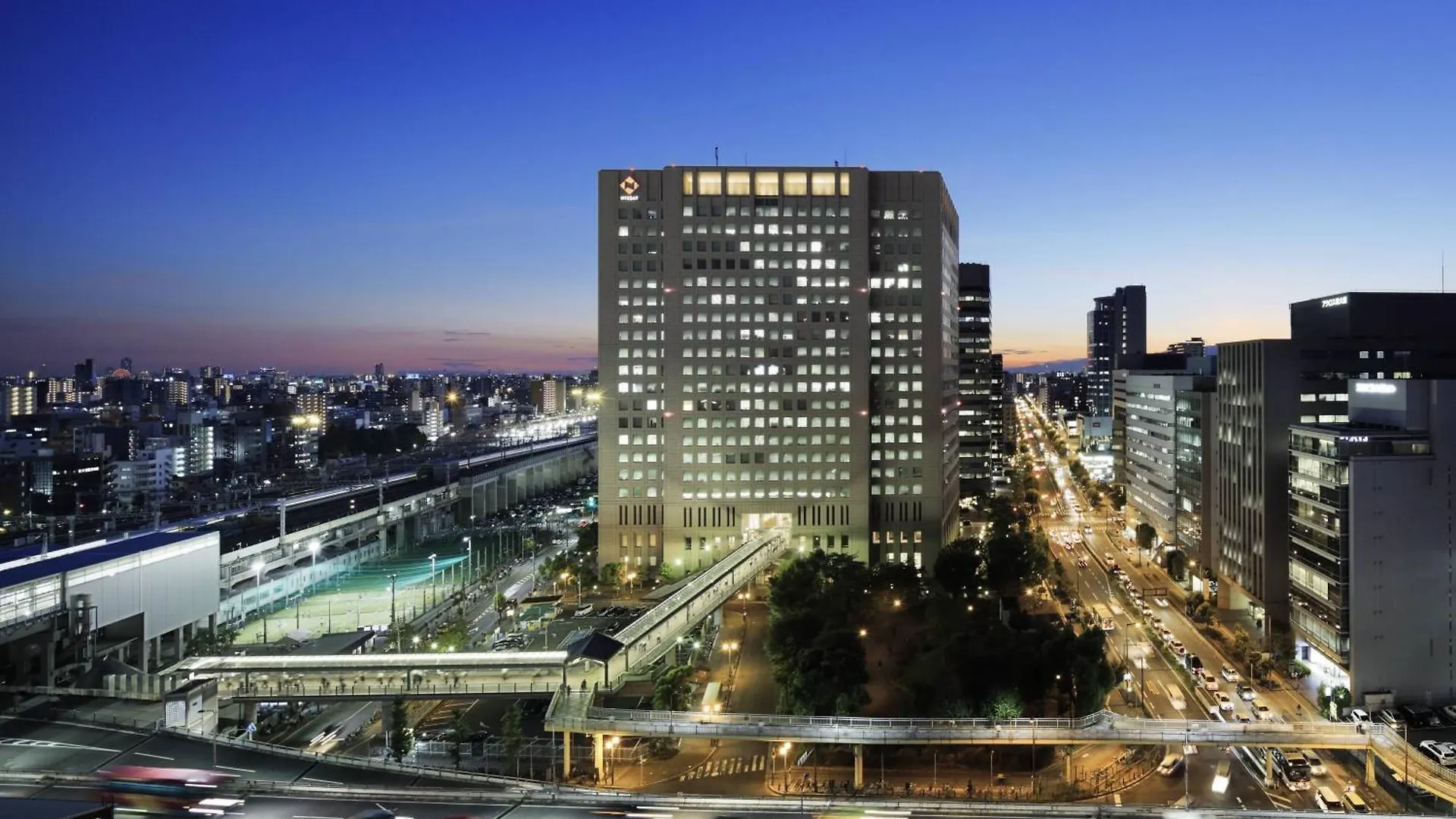 Отель Courtyard By Marriott Shin-Osaka Station  Осака