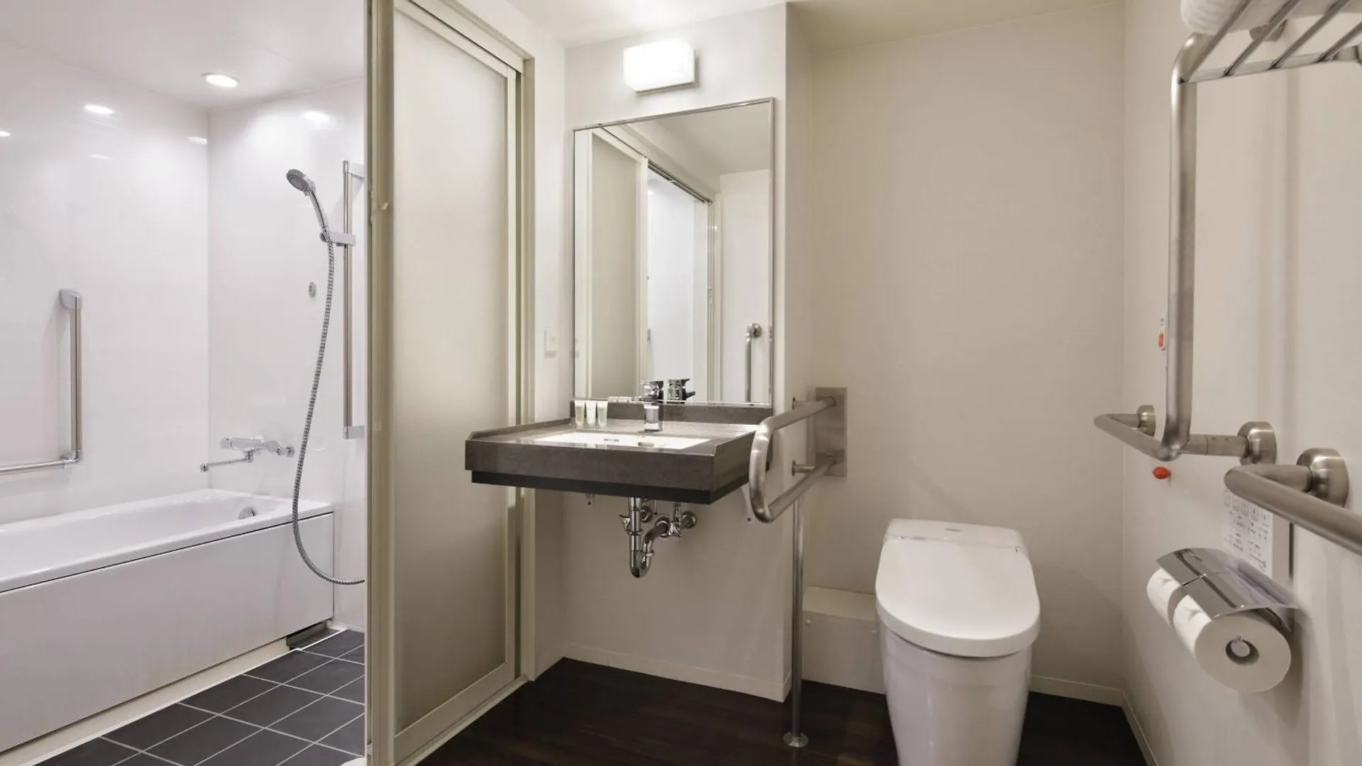 Отель Courtyard By Marriott Shin-Osaka Station