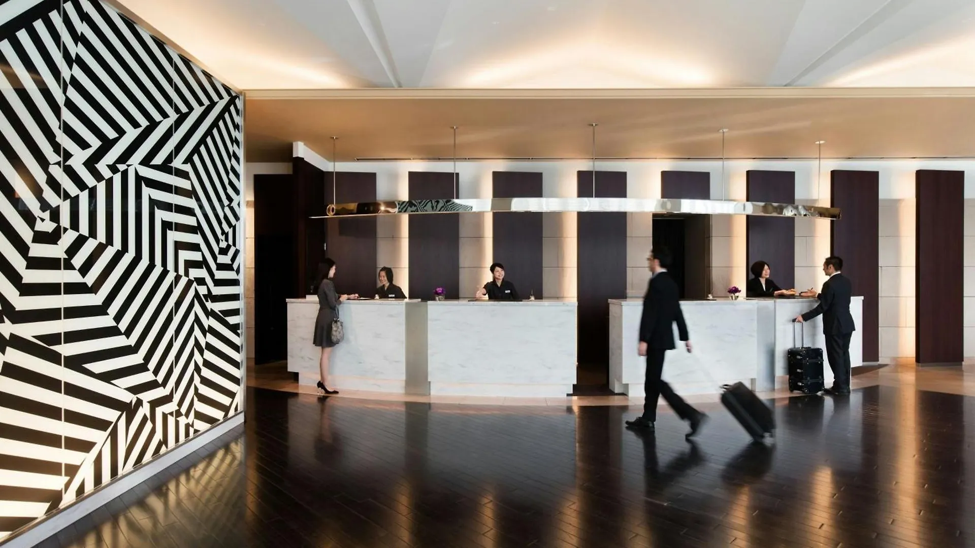 Отель Courtyard By Marriott Shin-Osaka Station