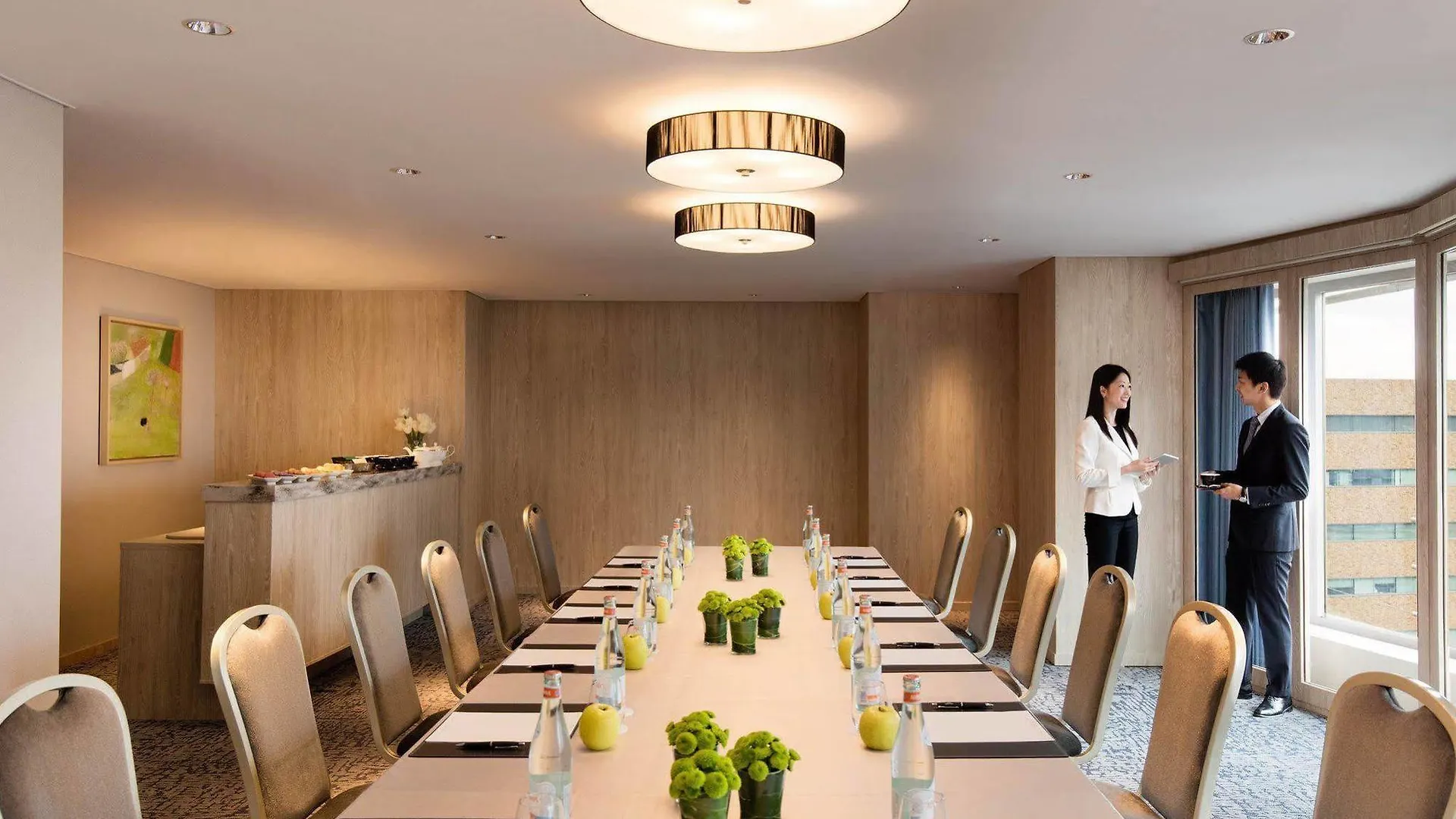 Отель Courtyard By Marriott Shin-Osaka Station 5*, Осака