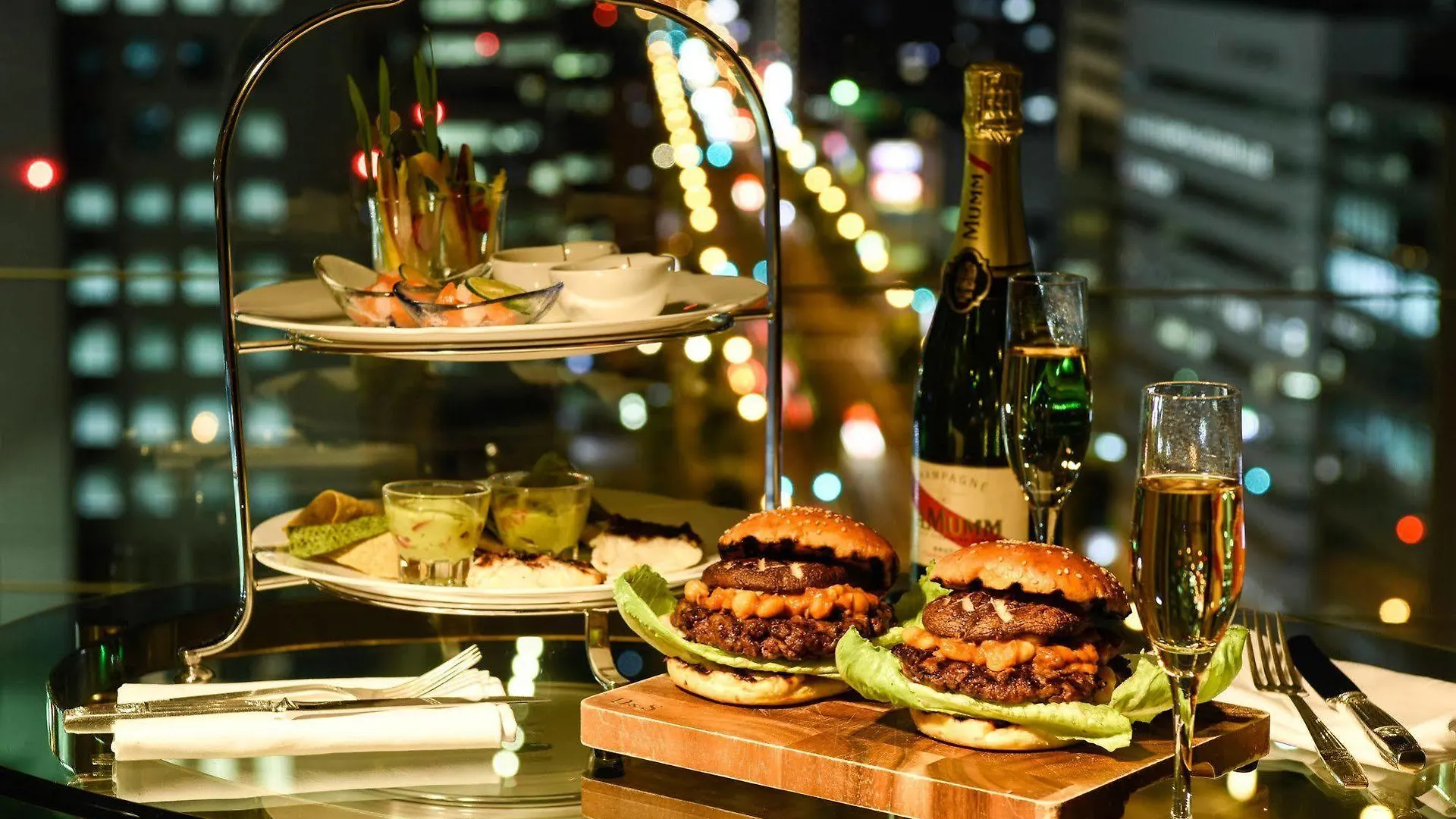 Отель Courtyard By Marriott Shin-Osaka Station
