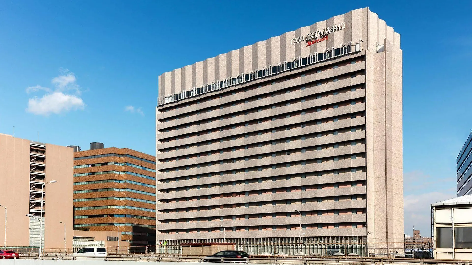 Отель Courtyard By Marriott Shin-Osaka Station