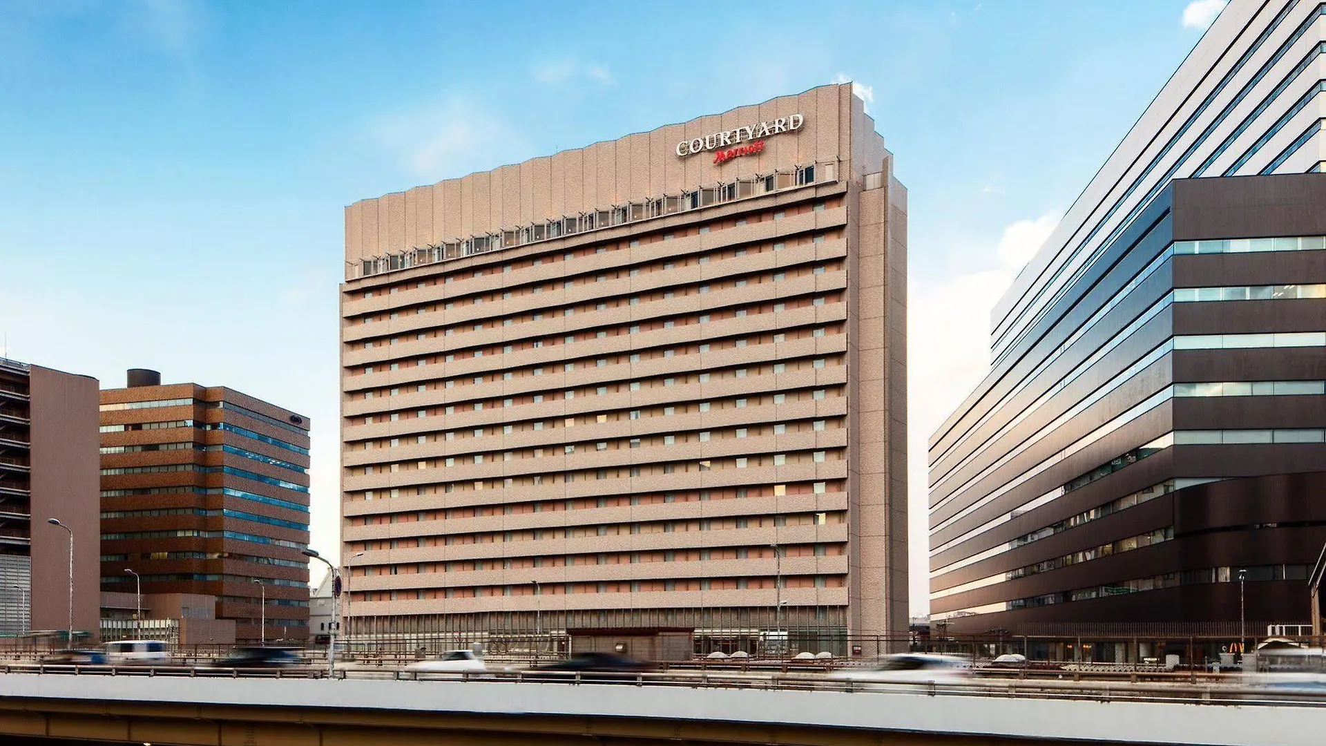 Отель Courtyard By Marriott Shin-Osaka Station  Осака